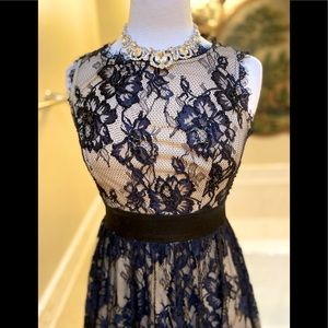 Gorgeous Betsy & Adam Black & Tan Glimmer Lacey dress with to die for cutouts